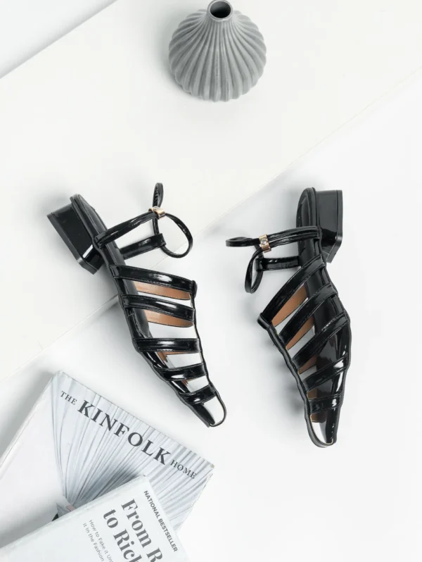 Caroline Sandal Hitam Erabyan