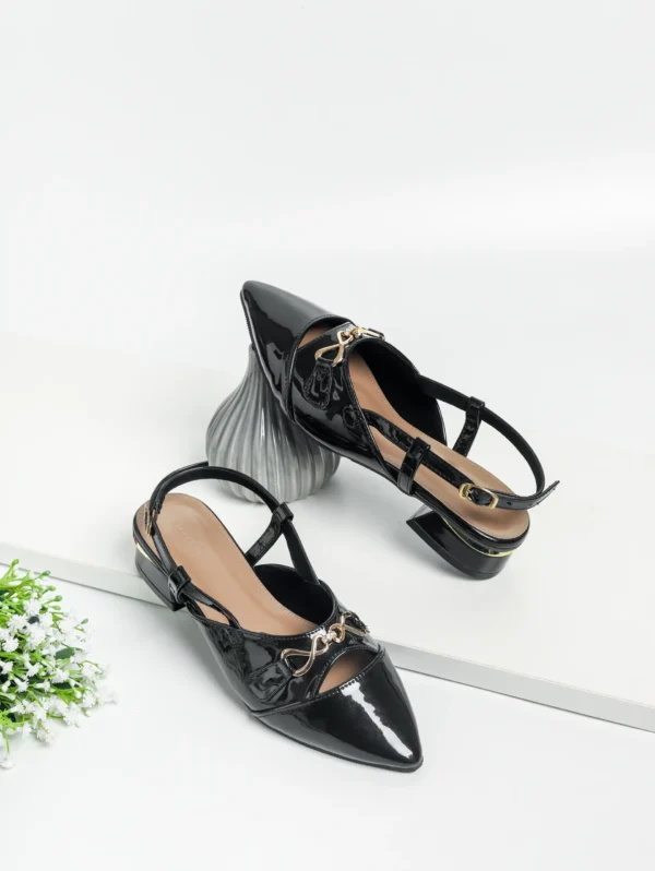 Monica Mules Hitam Erabyan