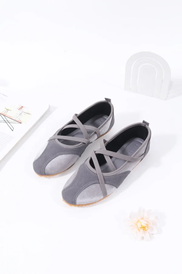 Ayomi Flat Shoes Abu