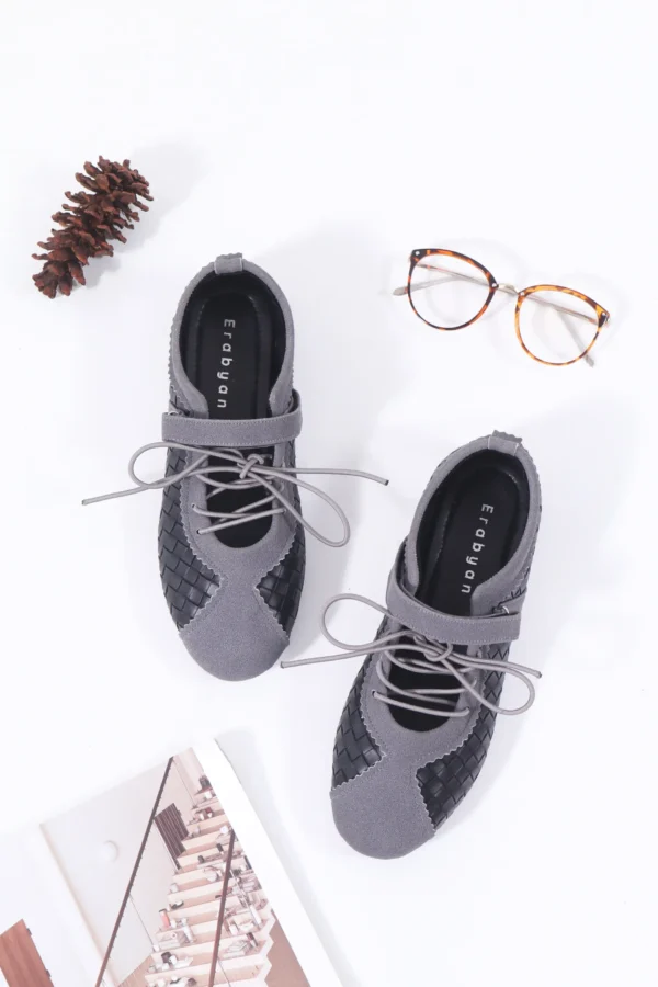 Lunaa Flat Shoes Hitam Abu